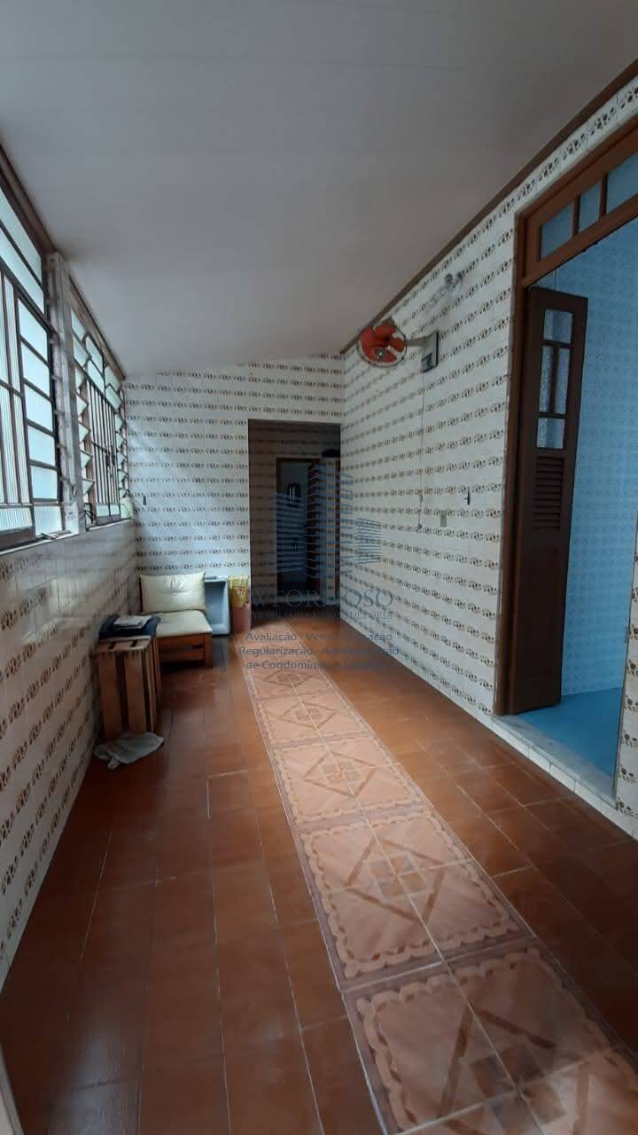 Casa à venda com 5 quartos, 102m² - Foto 14