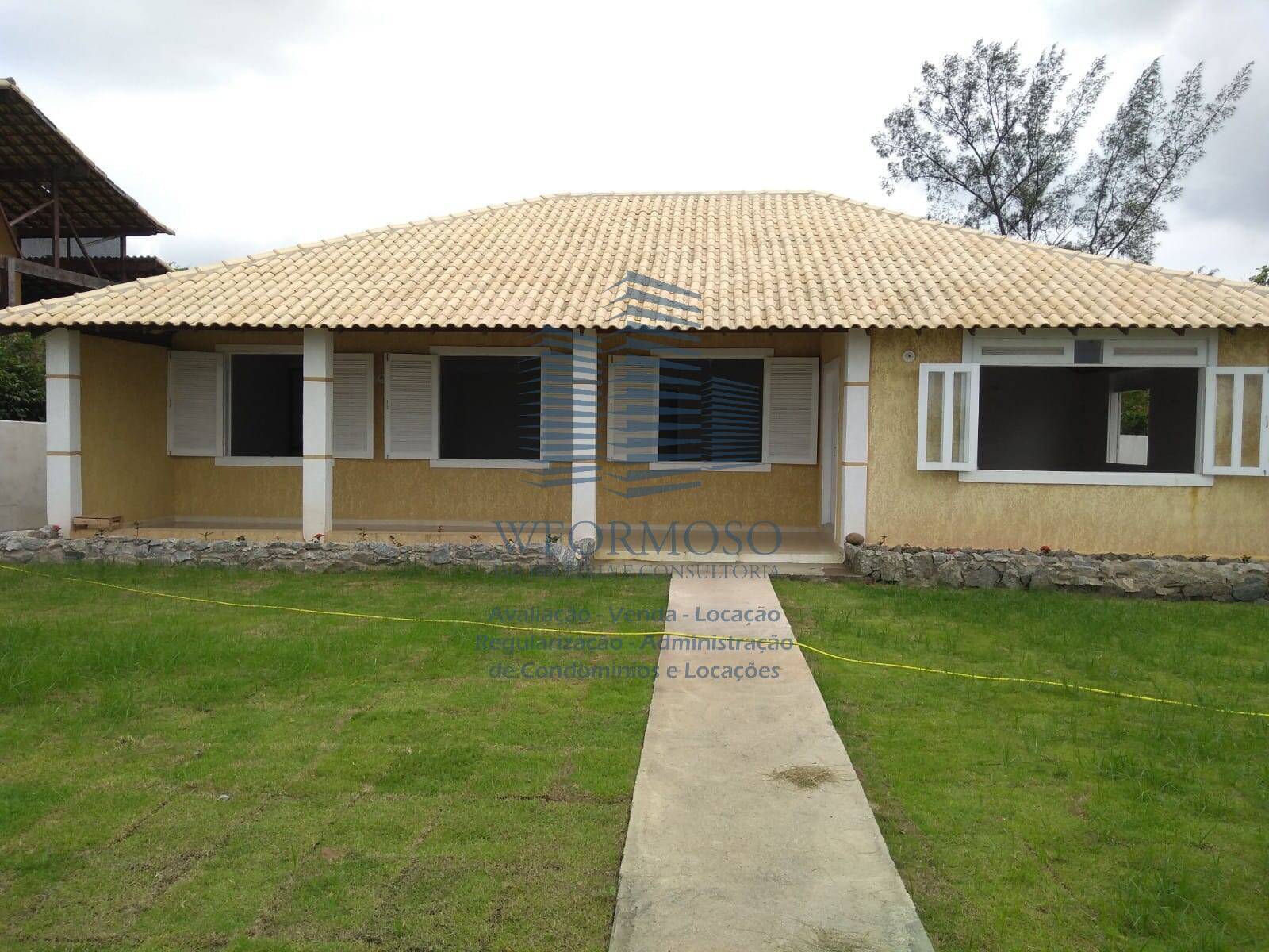 Casa à venda com 4 quartos, 200m² - Foto 2