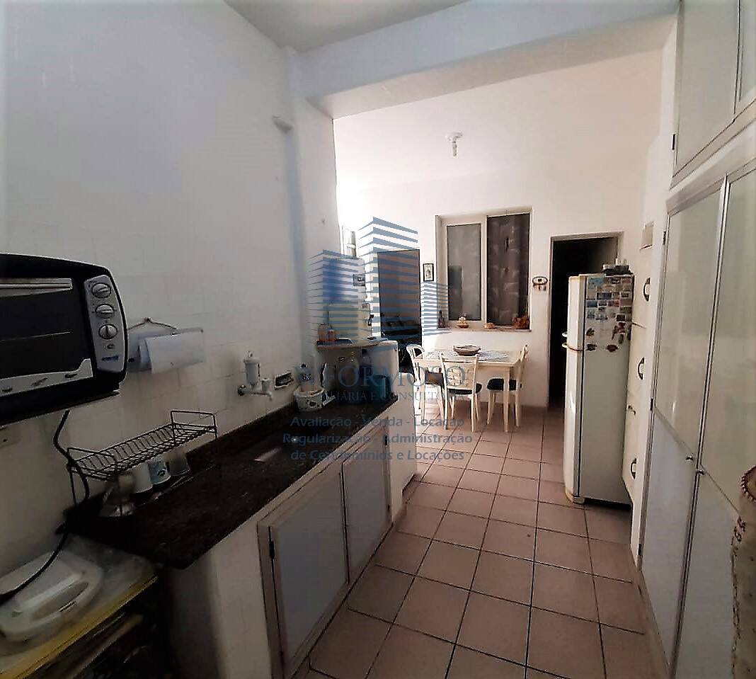 Casa à venda com 5 quartos, 240m² - Foto 10