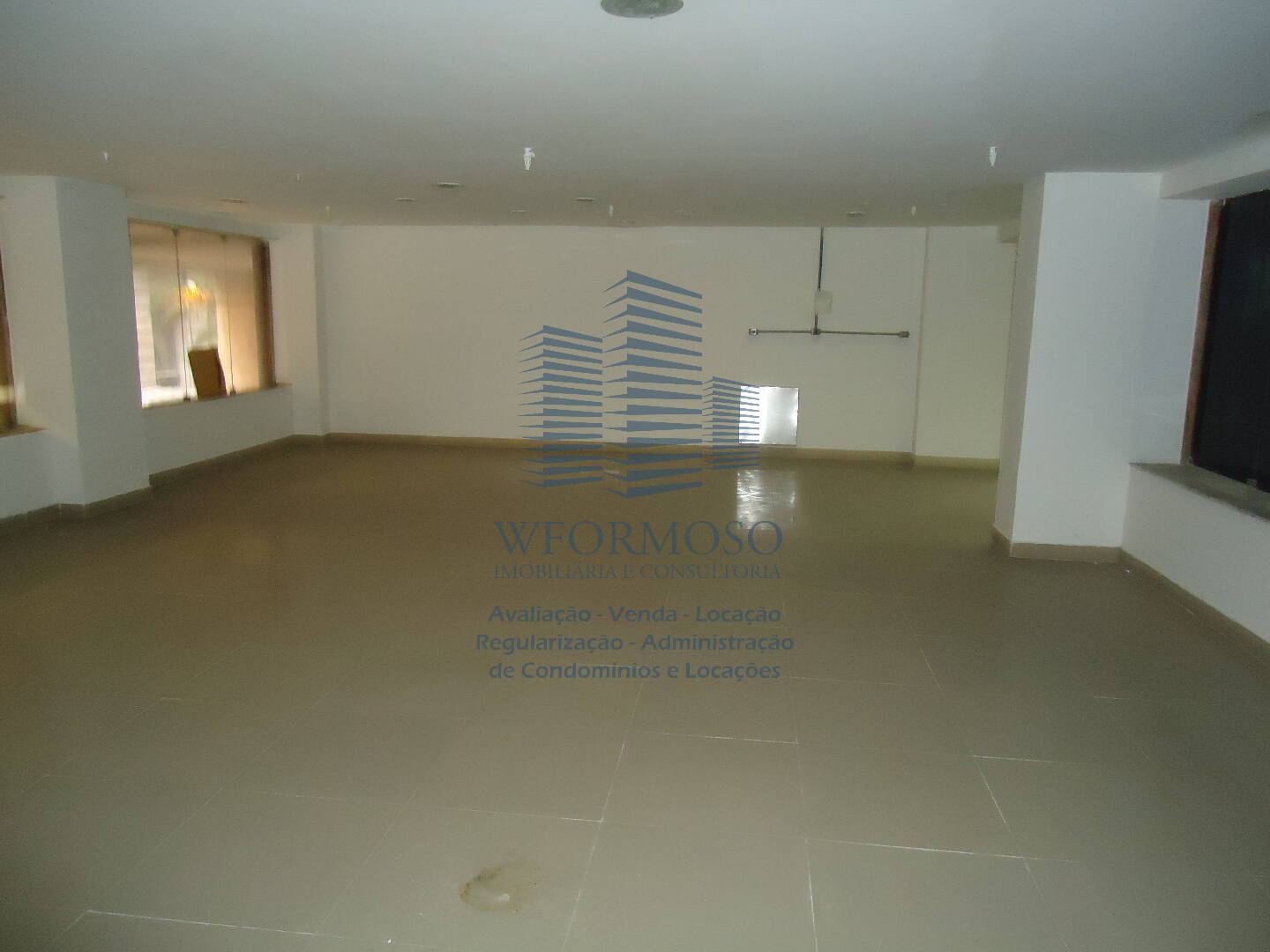 Prédio Inteiro à venda e aluguel, 115m² - Foto 1