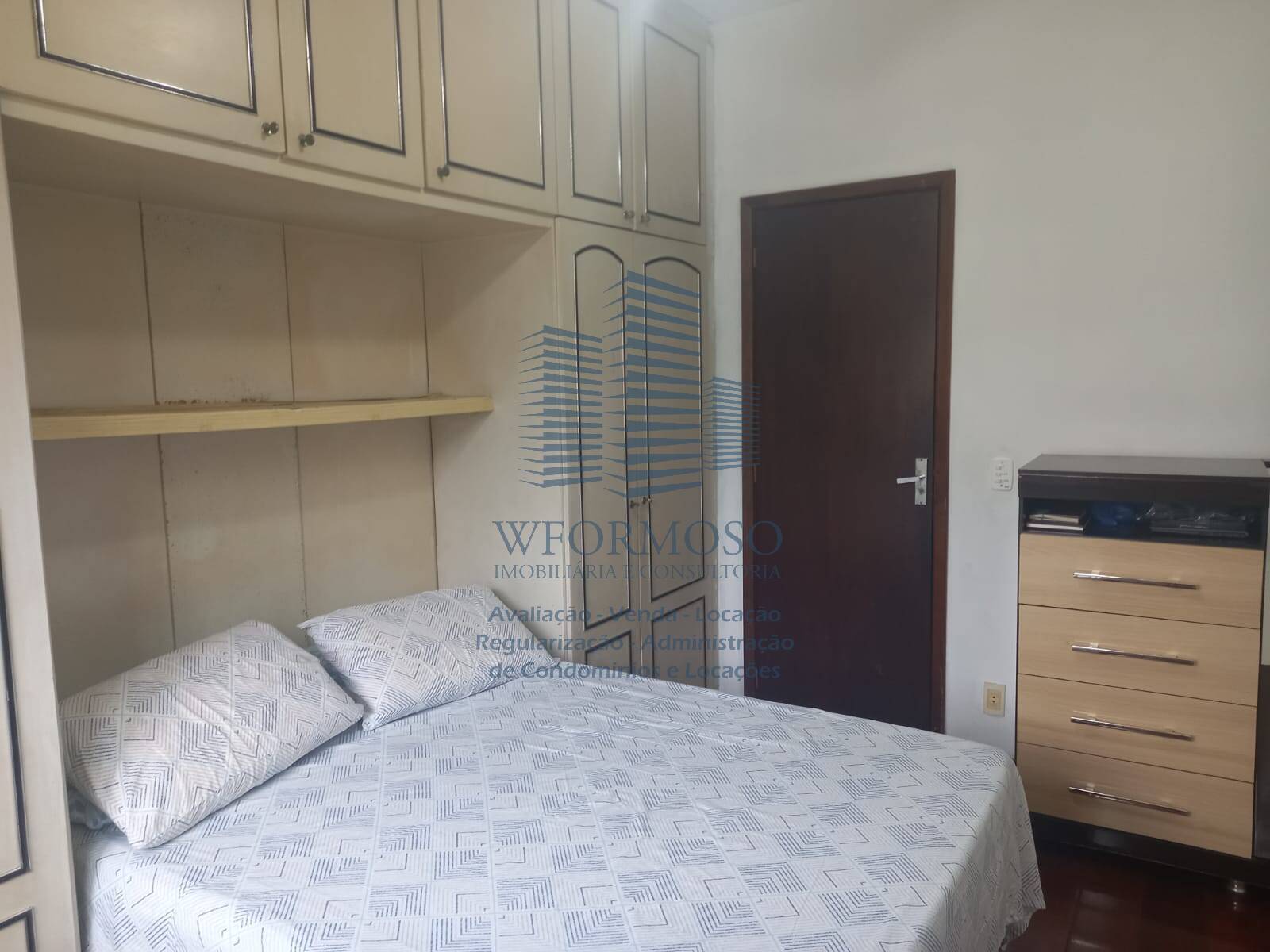 Apartamento à venda com 2 quartos, 70m² - Foto 2