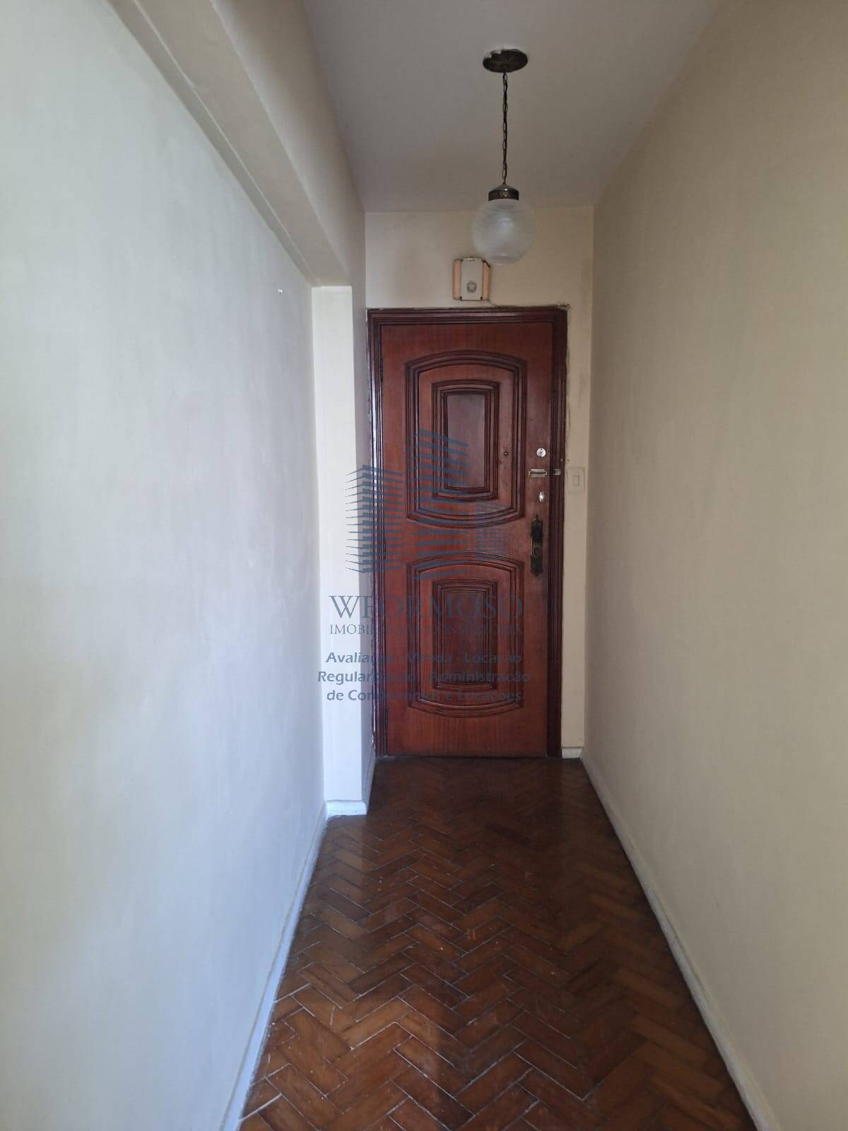 Apartamento à venda com 2 quartos, 70m² - Foto 2