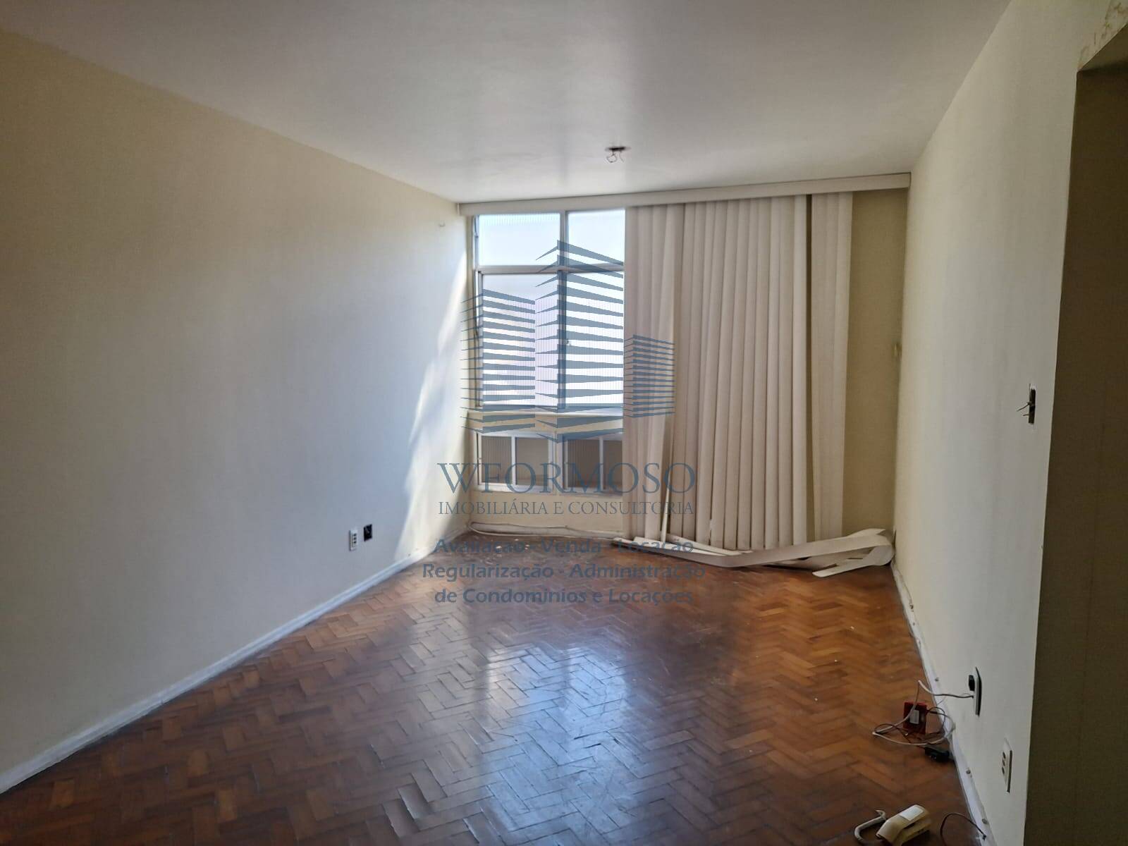 Apartamento à venda com 2 quartos, 70m² - Foto 4