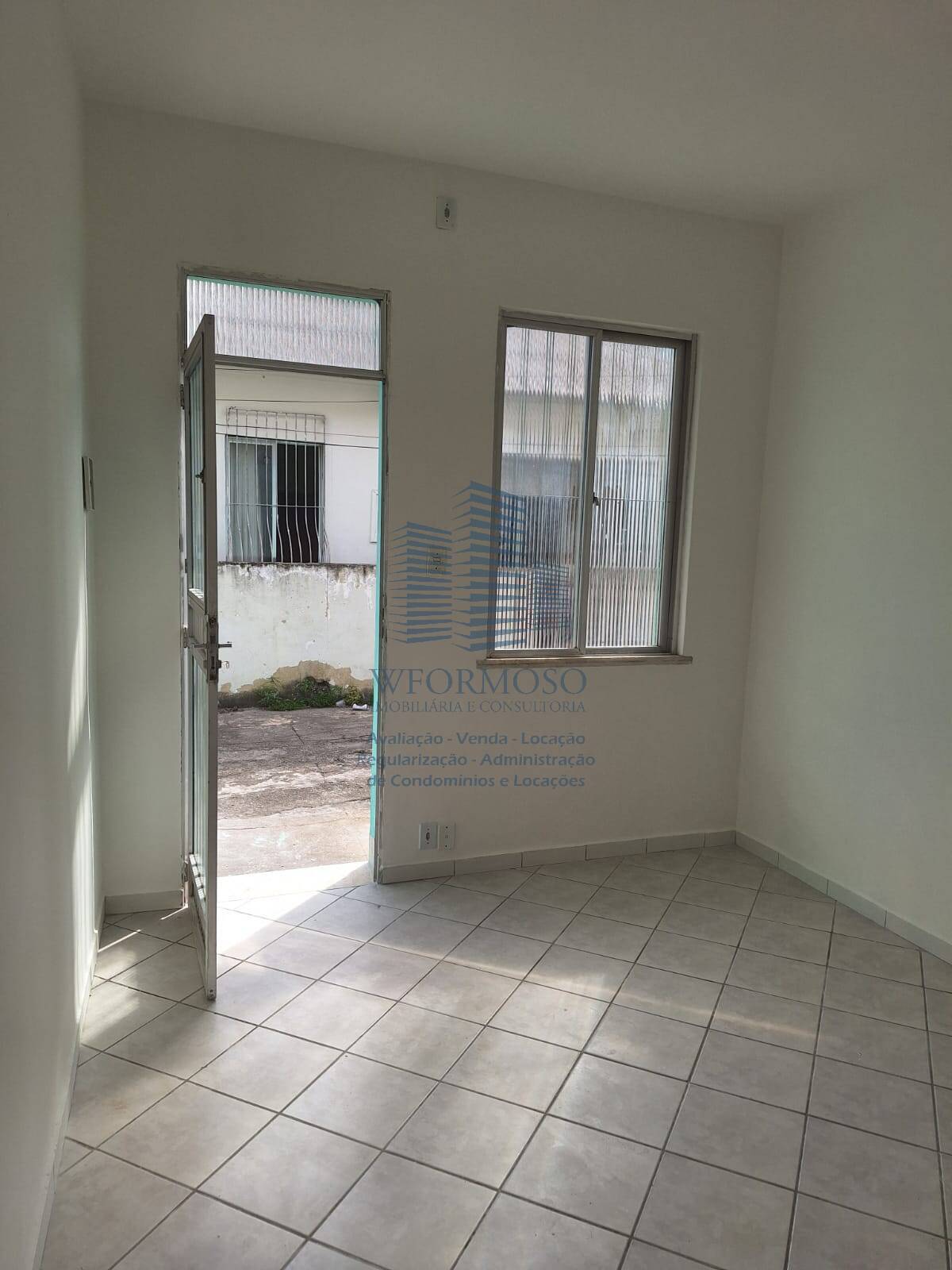 Casa para alugar com 2 quartos, 40m² - Foto 4