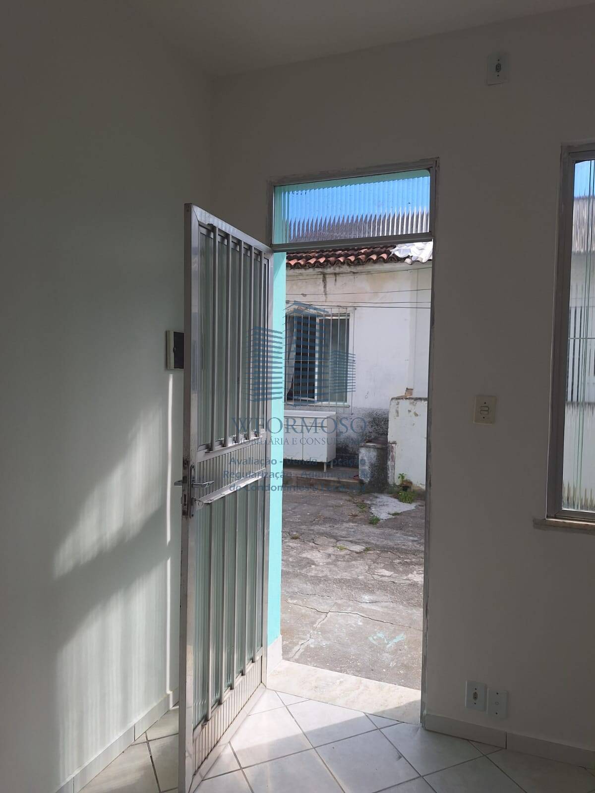 Casa para alugar com 2 quartos, 40m² - Foto 19